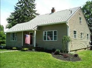 8 Edge Hill Rd, Wappingers Falls, NY 12590