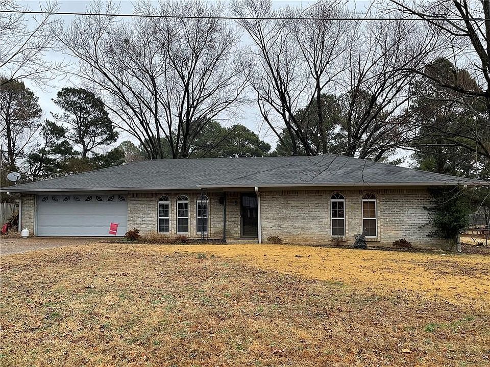 1st image of 9 Loch Lomond Dr