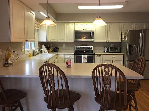2nd image of 2032 Fort Harrods Dr