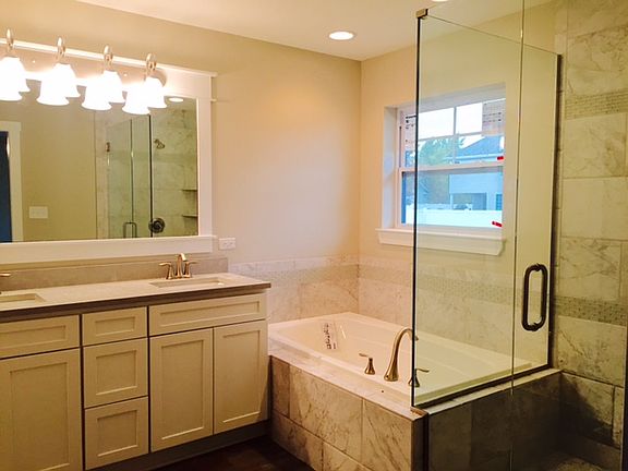 3rd image of 580 S Poplar Cir