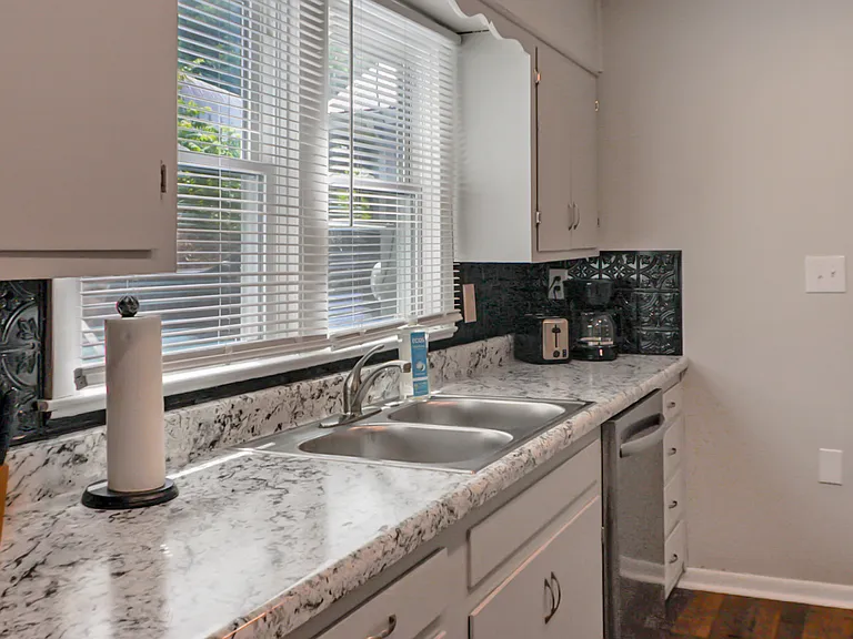 23 Sycamore St — Photo 13