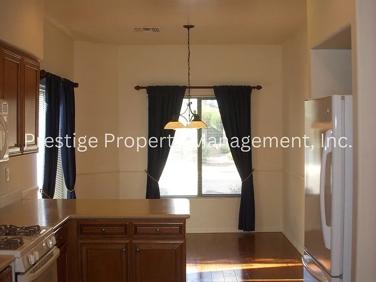 346 E Calle Puente Lindo — Photo 4
