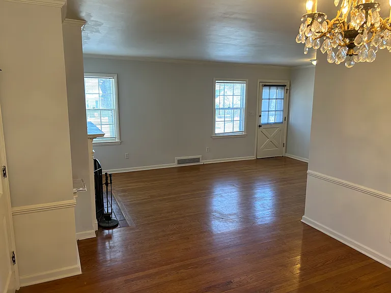 5218 Cedar St — Photo 5