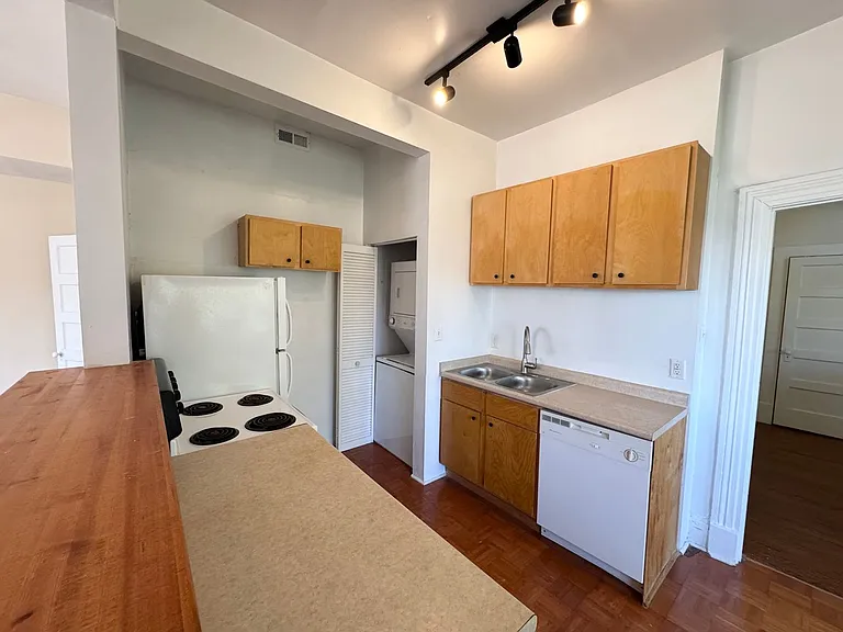 121 S Boylan Ave — Photo 9