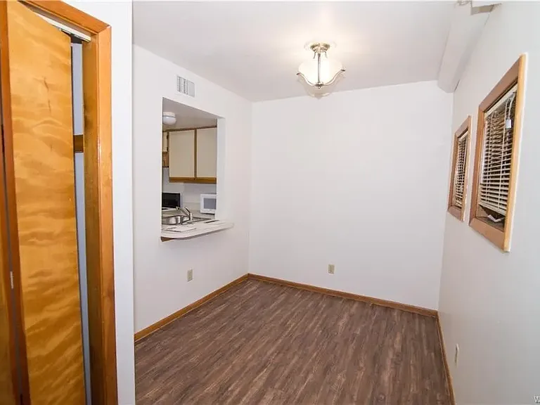 1832 Main St #4 — Photo 1