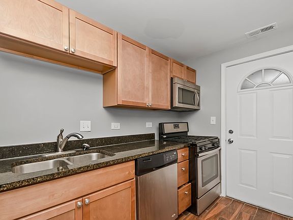 2nd image of 5711 S Calumet Ave