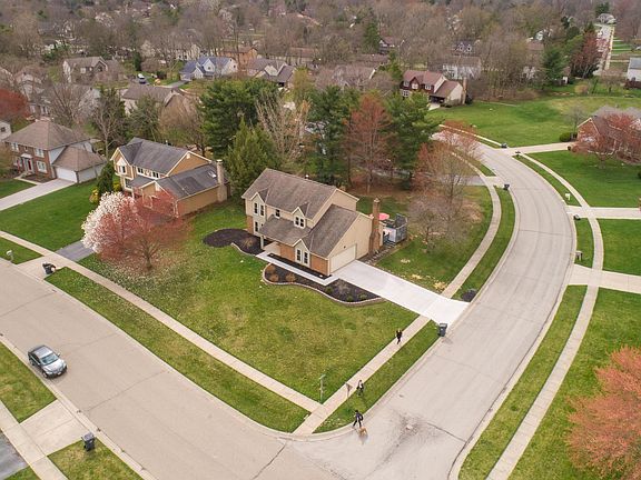 3rd image of 12941 Oakmere Dr