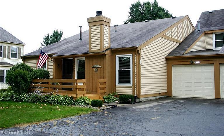 1st image of 3088 Sturgeon Bay Ave
