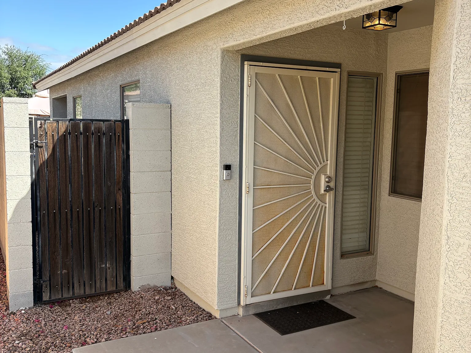 882 E Lamonte St — Photo 3