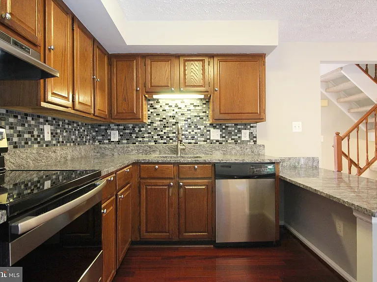 14126 Red River Dr — Photo 17