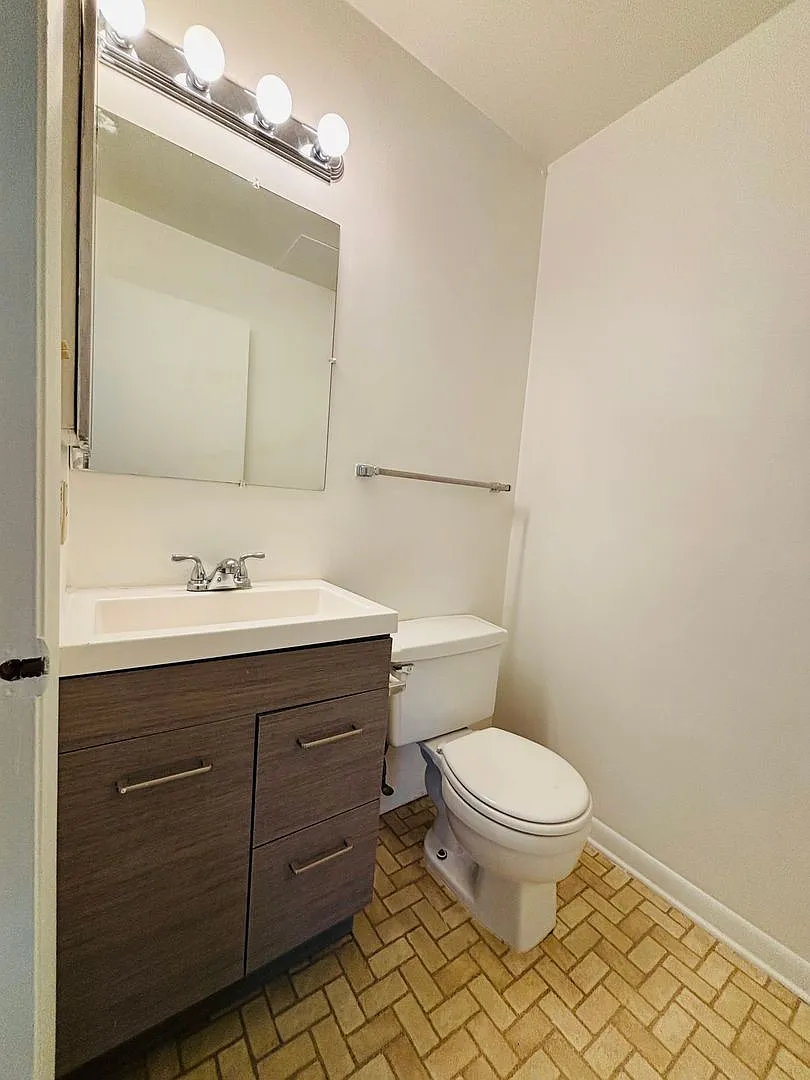 3 Bedroom 2.5 Bath Townhouse — Photo 4