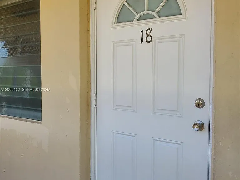280 SW 11th Ave #18 — Photo 13