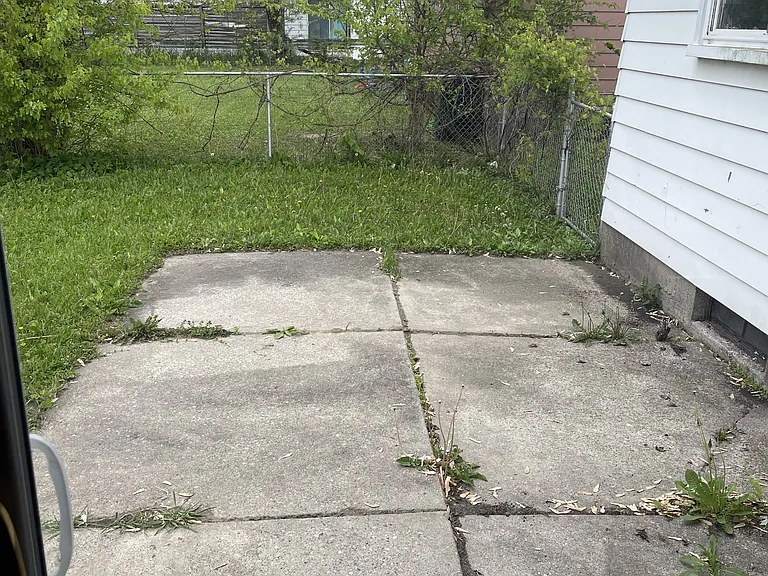 3318 W Jolly Rd — Photo 18