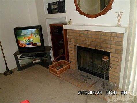 3rd image of 8938 Newcastle Ave