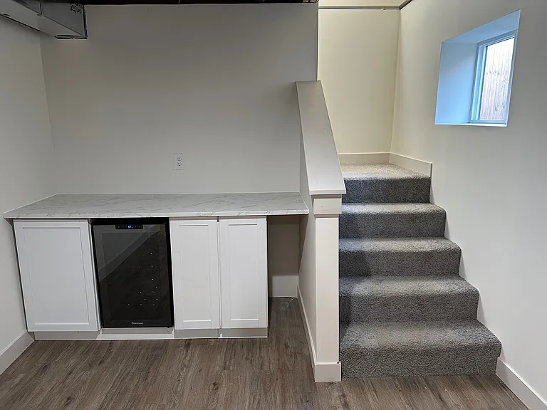 939 Albany St — Photo 12