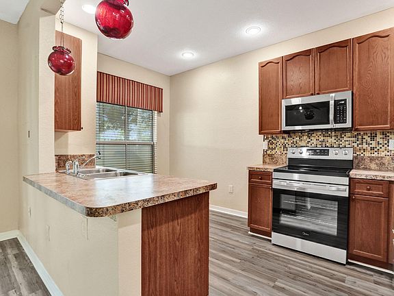 4th image of 3373 Merrick Lane #705