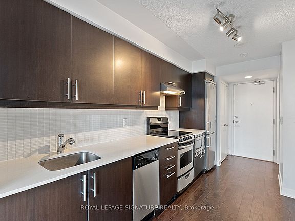 3rd image of 320 Richmond St E #718