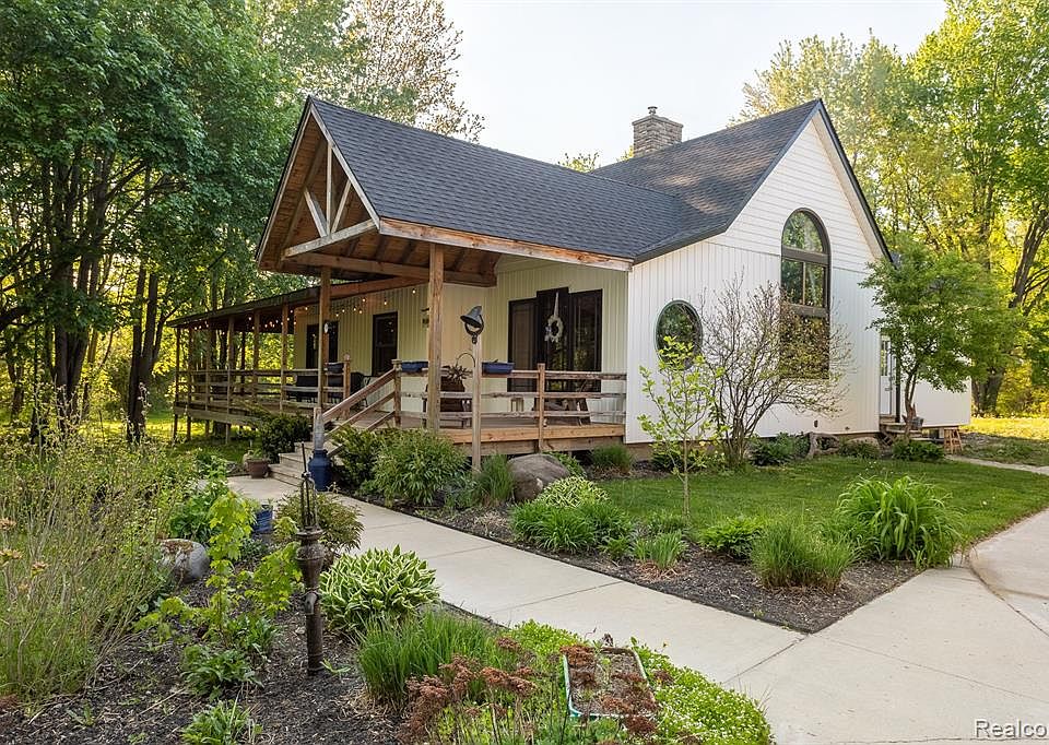 8515 Hough Rd, Almont, MI 48003 MLS 20230024604 Zillow