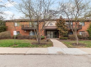 33561 N Royal Oak Ln APT 209, Grayslake, IL