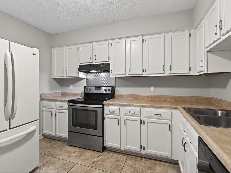 430 Walton Ferry Rd #200 — Photo 8