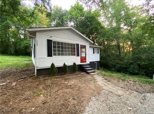 208 Mauney St, Mount Holly, NC 28120