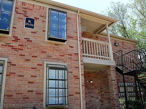 3rd image of 2255 Braeswood Park Dr APT 230