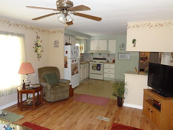 5th image of 12210 Longhorn Dr