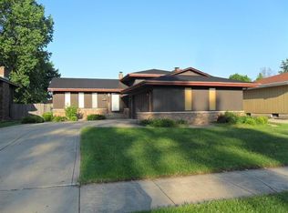 8617 Garfield Ave, Munster, IN 46321