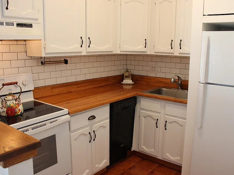 41 1st St #2G — Photo 4