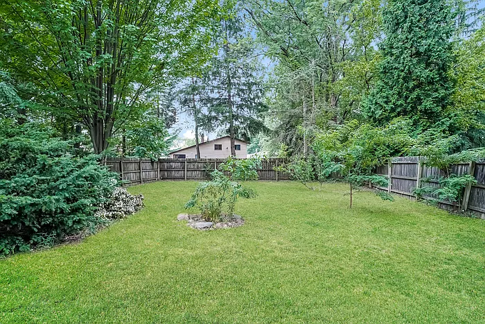 14612 Summit Ave — Photo 3