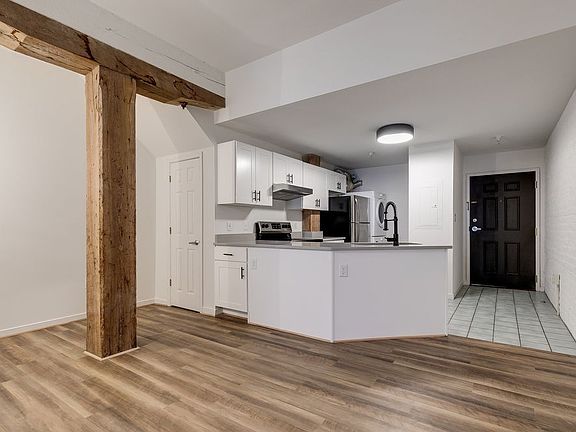 2nd image of 1407 E Cary St APT 208