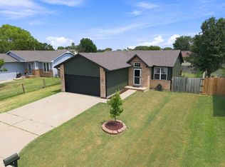 1930 S Brandon Cir, Wichita, KS 67207