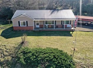 528 Langford Branch Rd, Burnsville, NC 28714