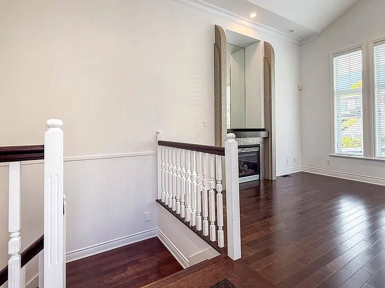2307 Marine Dr — Photo 4