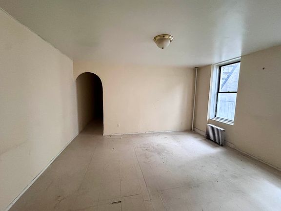 2nd image of 1296 Pacific St #39