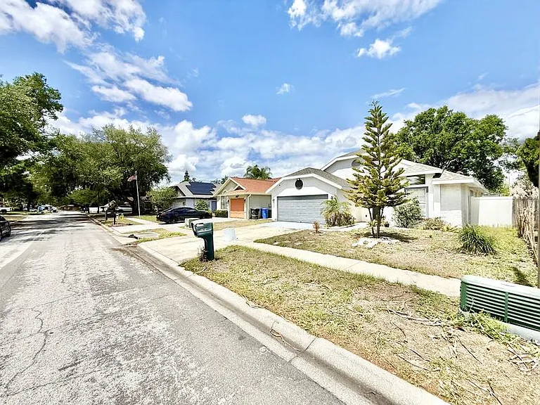 11316 Maybrook Ave — Photo 5