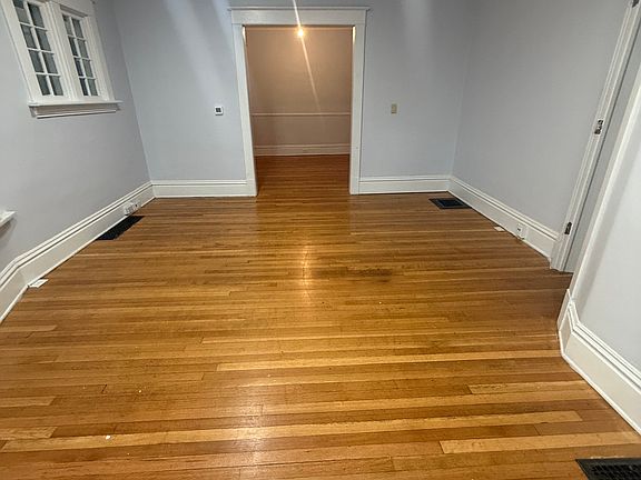 3rd image of 352 College Ave SE