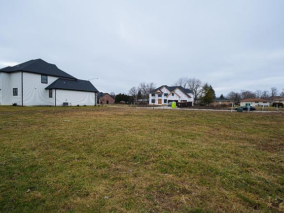 5th image of 8139 Castle Dr
