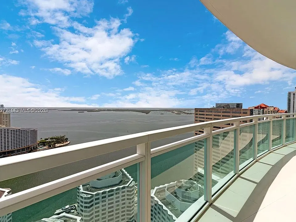 950 Brickell Bay Dr #3710
