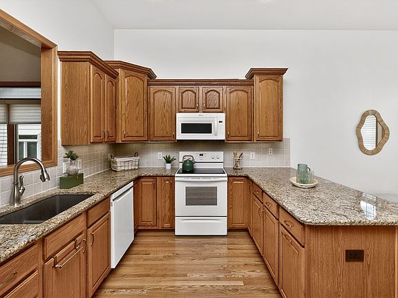 3rd image of 3608 152nd St