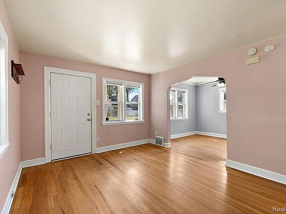 5th image of 676 W Coy Ave