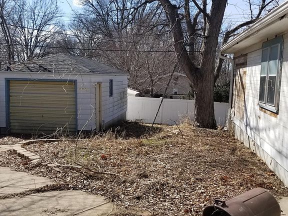 3rd image of 5401 S 50th St