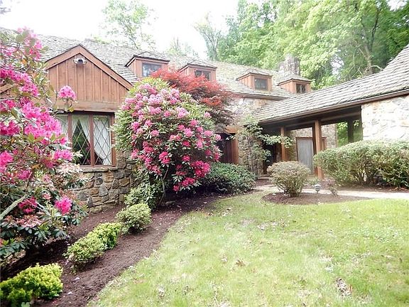 2nd image of 507 Mabeth Dr