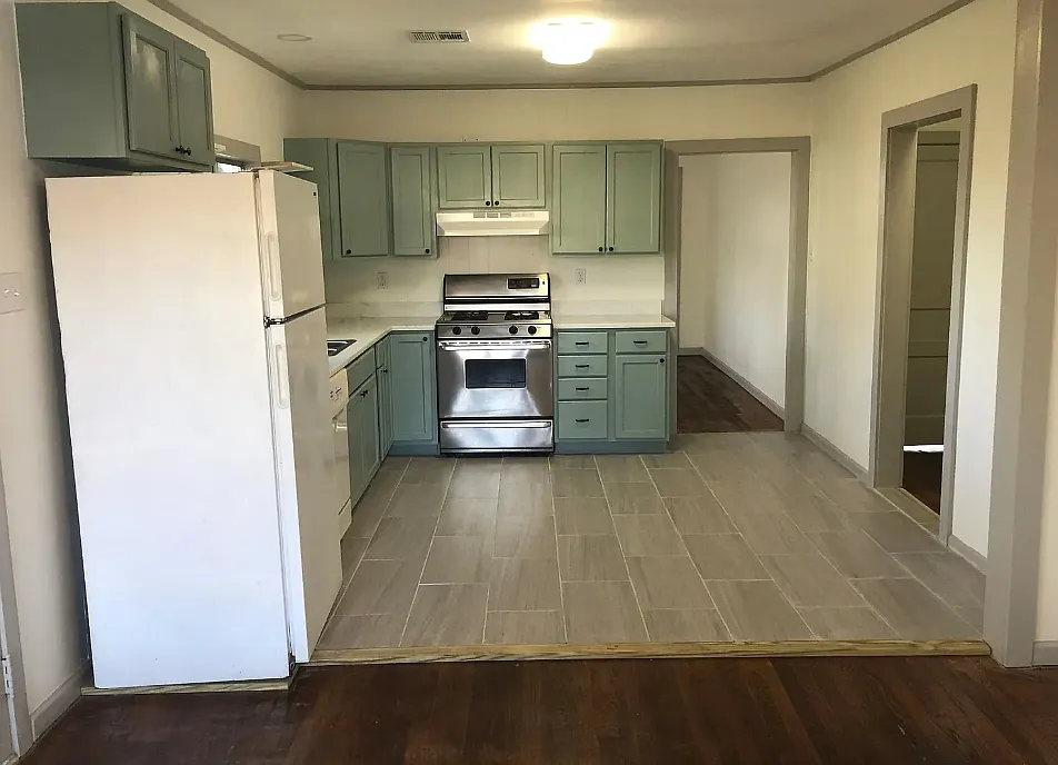 2 bed, 880 sqft, $1,200 — Photo 4