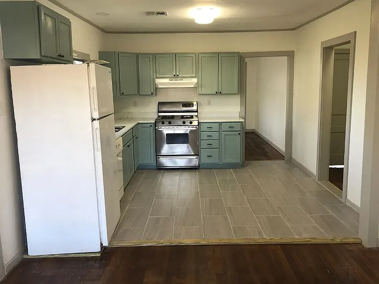200 Roosevelt St #200 — Photo 4