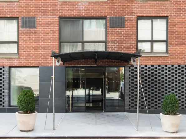 300 East 51st Street image 5 of 9