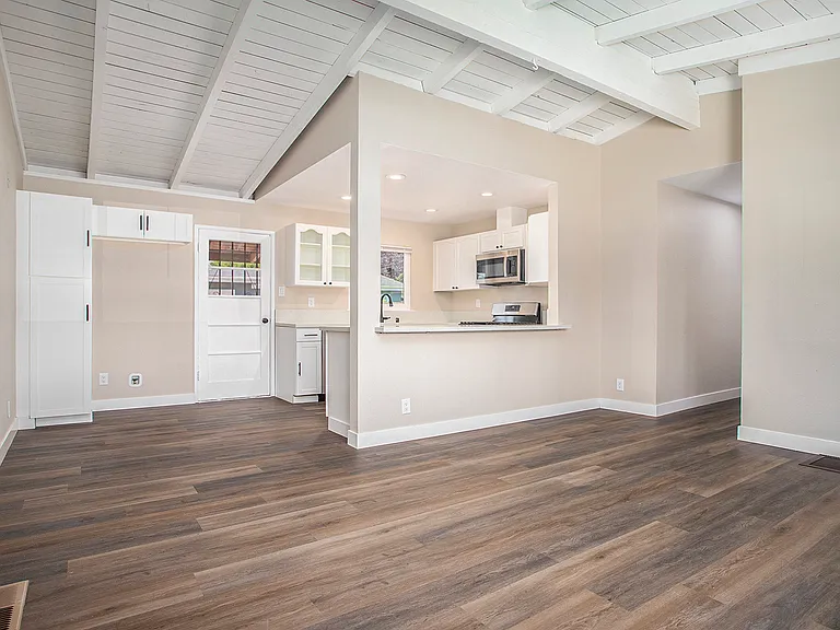 1731 Gelbke Ln — Photo 10