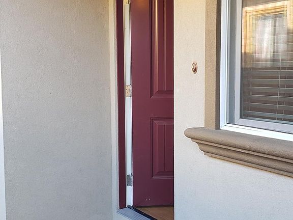 2nd image of 3939 Midvale Ave #B8k0e3e2v
