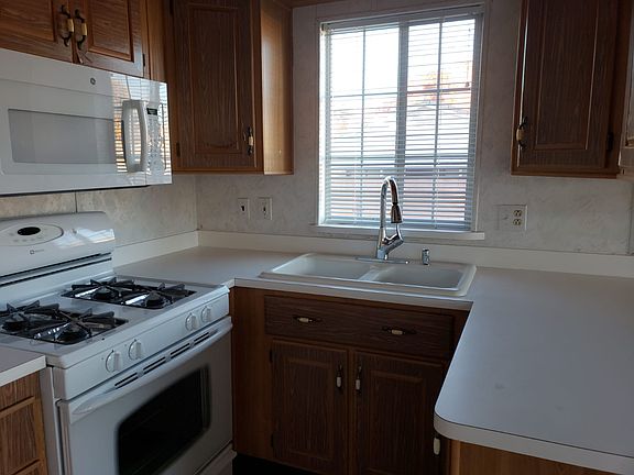 3rd image of 1150 W Red Hills Pkwy Unit 34