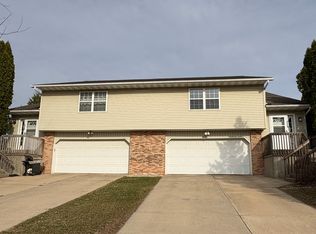 824 N Clover Ln #A, Cottage Grove, WI 53527